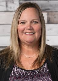 Lisa Batey's Instagram, Twitter & Facebook