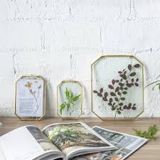A showcase of creative and inspiring ideas for flower wall art, wall collages and murals for every part of the home. Poster Dried Flowers Double Glass Ncyp Wall Hanging 4x6 Inches Long Octagon Herbarium Brass Glass Frame For Pressed Flowers Floating Frame Style Handmade Products Picture Frames Novadental Com Sa