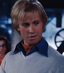 What Does Fred Wear around His Neck in Scooby Doo