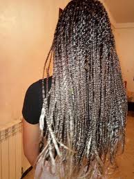 Que vous assistiez à un événement formel ou décontracté, avec la bonne inspiration coiffure tresse africaine tendance 2019 vous aurez l'air élégante et à la mode. Les Tresse Africain La Couleur Gris Les Tresse Africaine En Alger Facebook