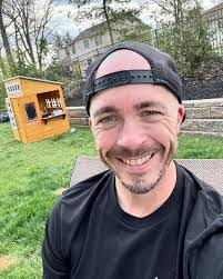 Tammy Ott's Instagram, Twitter & Facebook