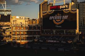 Notable opening day matchups include tampa bay rays vs miami marlins, minnesota twins vs milwaukee brewers and san francisco giants and seattle mariners. W U9bfpni5ep0m