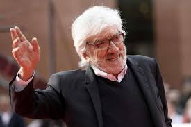 Proietti è stato un padre molto presente, ma un po' restio ai sentimenti. Ciao Mandrake Gigi Proietti Ci Lascia Nel Giorno Dei Suoi 80 Anni Teatro It
