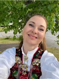 Ilona Maria Isabella • Facebook