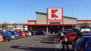 Angajaţii companiei au fost anunţaţi de urgenţă şi aceştia au retras marfa şi au igienizat zona. Programul Kaufland De CrÄƒciun È™i Revelion