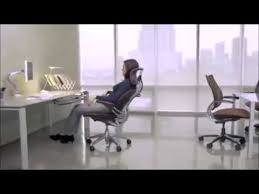 Designer niels diffrient aimed to design an office chair that automatically adapts to the user, allowing them to move freely from posture to posture. Humanscale Freedom Task Office Desk Chair With Headrest Introduction Youtube