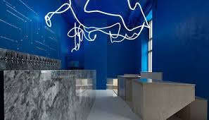 Qui a dit que le monochrome dans les intérieurs est uniquement blanc? Muuuz On Twitter Monoloko Design Galaxy Bar Bottle Shop Https T Co Hsdgt4jg0x Architecture Architect Teamarchi Interior Design Blue Monochrome Light Color Bar Beer Moscow Moscou Russia Russie Https T Co Nvpljnwnuh