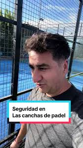 ¿Por qué se debe poner candado en las canchas de pádel?