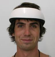 Bilbranschen pratar cykelhjälm men tiger om bilhjälm