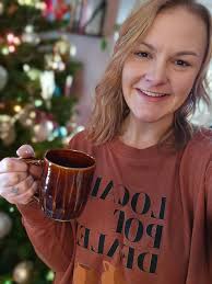 Hello everyone! My Name is Dana and I own Mud Mamas Studio in Hickory, NC.  Mud Mamas Studio is now a dealer for **Standard Clay as well as Mayco and  Amaco glazes**.