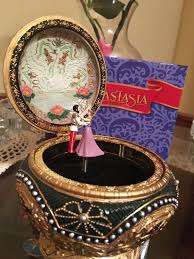 Anastasia vanity set from kid care 1997 animated feature toy. Carillon Anastasia Wenn Es Kommt Dezember Zar Nicola Und Etsy Anastasia Music Box Music Box Anastasia