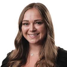 Lois Day's Instagram, Twitter & Facebook