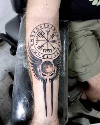 Credit Vikingtattoo Tatouage Vikings Tatouage Viking Decouvrez La Signification Des Symboles Vikings Avant Des Vous Fair Tatouage Viking Symbole Viking Viking Un véritable symbole de puissance. credit vikingtattoo tatouage vikings