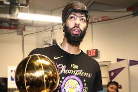 Latest on ot anthony davis including news, stats, videos, highlights and more on nfl.com. Lakers News Anthony Davis Opting Out To Hit Nba Free Agency A Sea Of Blue