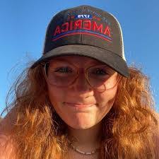 Miriam Breen's Instagram, Twitter & Facebook