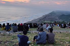 Harga pun hanya untuk per orang yang memasuki kawasan wisata yang ada di sekitar gunung bromo. Catat Ini Rincian Harga Tiket Masuk Dan Makanan Di Bukit Paralayang Halaman All Kompas Com