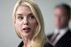 Fiscal General Pam Bondi