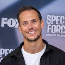 Andrew East Biography: NFL Career, Family, Net Worth