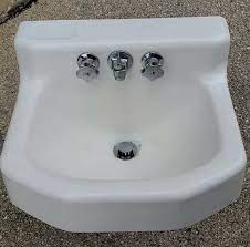 Vintage Kohler White 19x17 Wall Mount