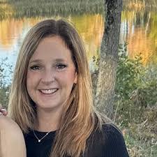 Janet Crim's Instagram, Twitter & Facebook