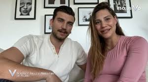 L'ex volto di uomini e donne e il suo compagno sono stati accusati da molti utenti sui social di copiare chiara ferragni e fedez , che si destreggiano egregiamente tra famiglia e pubblicità sui social. Beatrice Valli E Marco Fantini Ammettono E Stata Una Cosa Inaspettata Lanostratv