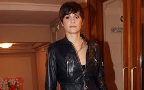 Lifestyle, videos and celebrity news! Anna Maria Papaxaralampoys Gia Pasignwsto H8opoio Empaine Sto Kamarini Moy Kai Oyroyse Epideiktika Ston Nipthra Moy