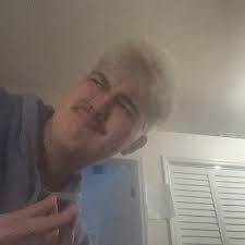 elias phoenix (@EliasTheKid)