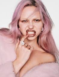 Photo by 🧿MADELEINE SIMON STUDIO🧿 (@madeleinesimonstudio) · December 3,  2025