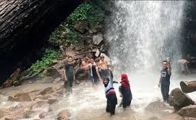 Kalau penasaran seperti apa kisahnya, cek ulasan yang telah kami siapkan berikut ini! 18 Tempat Wisata Di Sijunjung Sumbar Paling Hits Yang Wajib Dikunjungi