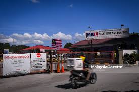 Terbang,lesen memandu kuala lumpur,lesen naik harga,lesen paling murah, lesen memandu malaysia.tags : Institut Memandu Hampir Gulung Tikar Pohon Tindakan Kerajaan