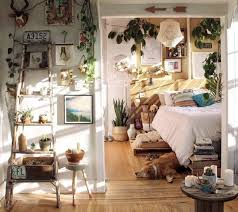 Urban vintage zum kleinen preis hier bestellen. Sunlit Sunny Girls Bedroom Aesthetic Room Earthy Vintage Vibes Urban Outfitters Yellow And Green Room C Home Bedroom Bedroom Design Room Decor Bedroom