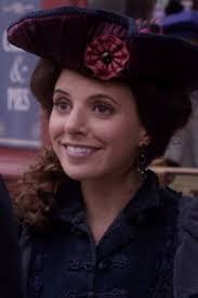 Nina Bloom's Instagram, Twitter & Facebook