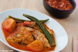 Menu lain yang ditawarkan ialah kari kambing, kari daging masak lemak nangka, asam pedas dan kurma daging. Resepi Kari Pekat Ikan Merah