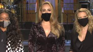 A két versenyző közös álmokat. Opitz Barbi Mellei Majd Kiesnek Kivagott Ruhajabol Foto Hirlapszemle