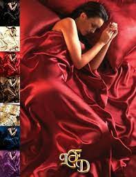 Queste sono infatti le caratteristiche di una persona a cui piace questo colore. Completo Matrimoniale Raso Nero Lenzuola Nere Sexy 6pz Eur 46 00 Picclick It