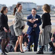 Von bunte.de redaktion 30.06.2021, 30. Herzogin Kate Zeigt Ihren Babybauch Boulevard