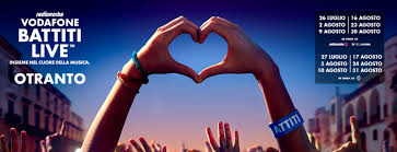 Tra le novità, la kermesse si svolgerà in un'unica location e a fare da cornice allo show è stata scelta la bellissima città di otranto, che per sei puntate farà da scenografia all'unico appuntamento televisivo dell'estate musicale italiana. Radionorba Vodafone Battiti Live 02 08 2020 Leccenight Com Foto Eventi E News Nelle Discoteche E Locali Notturni Di Lecce E Provincia