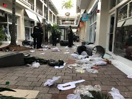 It is located between the bayfront park to the south end, and the american airlines arena to the north. Doug Hanks On Twitter Multiple Stores Burglarized And Vandalized At Bayside Marketplace During Protests Windows Smashed Here At Times Square Electronics And Lacoste Miami Police Standing Guard Mall Is Closed Stores Just