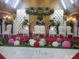 Gambar buket gereja alkitab bunga bunga lorong mawar upacara seni iman budidaya bunga desain bunga inti merangkai bunga altar pernikahan 4608x3456 1085950 galeri foto pxhere. Jual Rangkaian Bunga Dekorasi Pelaminan Untuk Pernikahan Toko Bunga Jakarta Florist Terbaik Di Jakarta Tws Florist