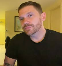 I remember Sunday morning, I would meet him at the park. We'd walk together  hand and hand till it was almost dark.