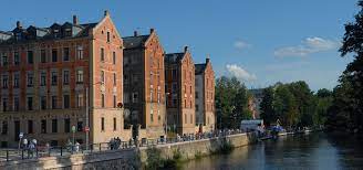 Es bildet mit nürnberg und erlangen ein städtedreieck im kern der wirtschaftsstarken metropolregion nürnberg. Erlangen Furth Schwabach Nurnberg Tourismus