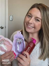 Discovering the Fun of Athena Club: The Hot Pink Razor