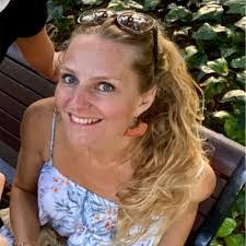 Kelly Foret's Instagram, Twitter & Facebook