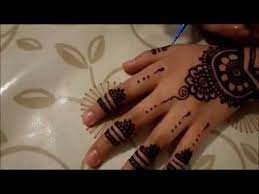 Yuk intip 60+ gambar henna tangan yang cantik yang bisa kamu tiru berikut ini. Kumpulan Gambar Henna Lengkap Beserta Penjelasan Detail Nya Tentunya Menjadi Inspirasi Desain Henna Yang Menawan Hati Demi Sucinya Desain Henna Henna Desain