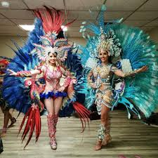 La Imagen Puede Contener 3 Personas Carnaval Costume Samba Costume Brazilian Carnival Costumes