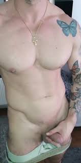 Musculoso desnudo - ThisVid.com