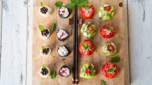 Sushi For Dessert No We Re Not Crazy We Promise These Recipes Are Really Delicious Sushi Recipes Fruit Sushi Food