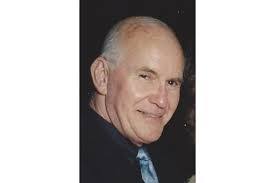 Dee Webster's Instagram, Twitter & Facebook