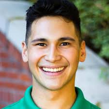 Andrew Dizon's Instagram, Twitter & Facebook