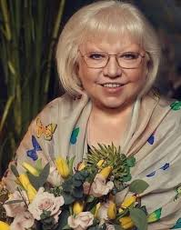 Народная артистка рсфср светлана николаевна крючкова родилась в кишиневе в семье контрразведчика, майора смерша. Lyuboj Brak Sebya Izzhivaet Muzhya I 2 Syna Svetlany Kryuchkovoj Kak Aktrisa Zhivet V Poslednee Vremya 2 Aktera Yandeks Dzen